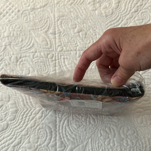 Katie Doucette Cosmetic Bag ‘leave a little sparkle wherever you go’ NWT - Picture 3 of 4